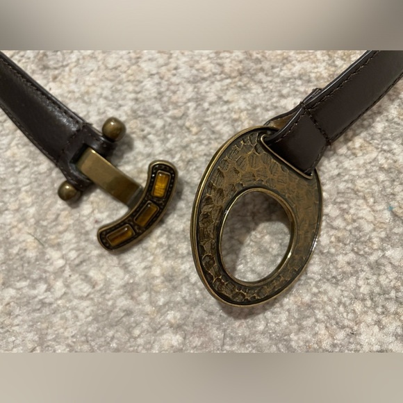 Chicos Vintage Belt M/L Brown Genuine Leather Beaten Gold Buckle Adjustable Rare - Picture 2 of 7